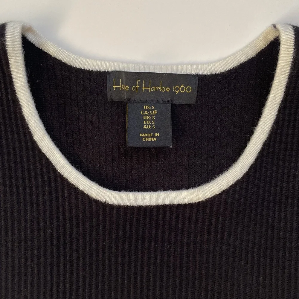 House of Harlow 1960 Ribbed Black and White Contrast Trim Cropped Sweater Tank - Picture 2 of 4